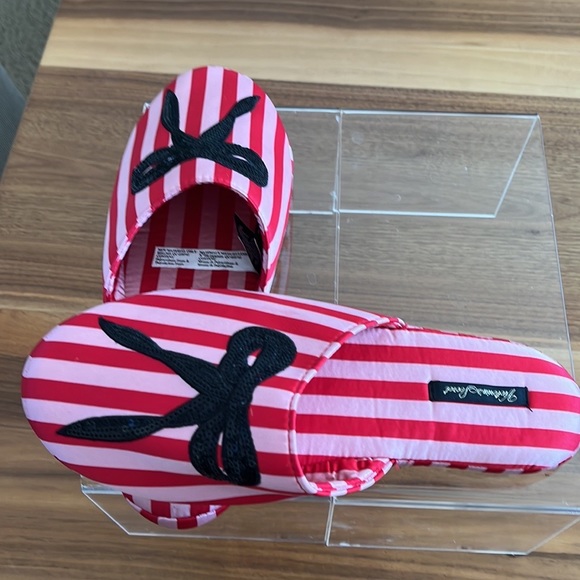 NWOT Victoria’s Secret Signature Satin & Bow Slippers - Picture 2 of 9